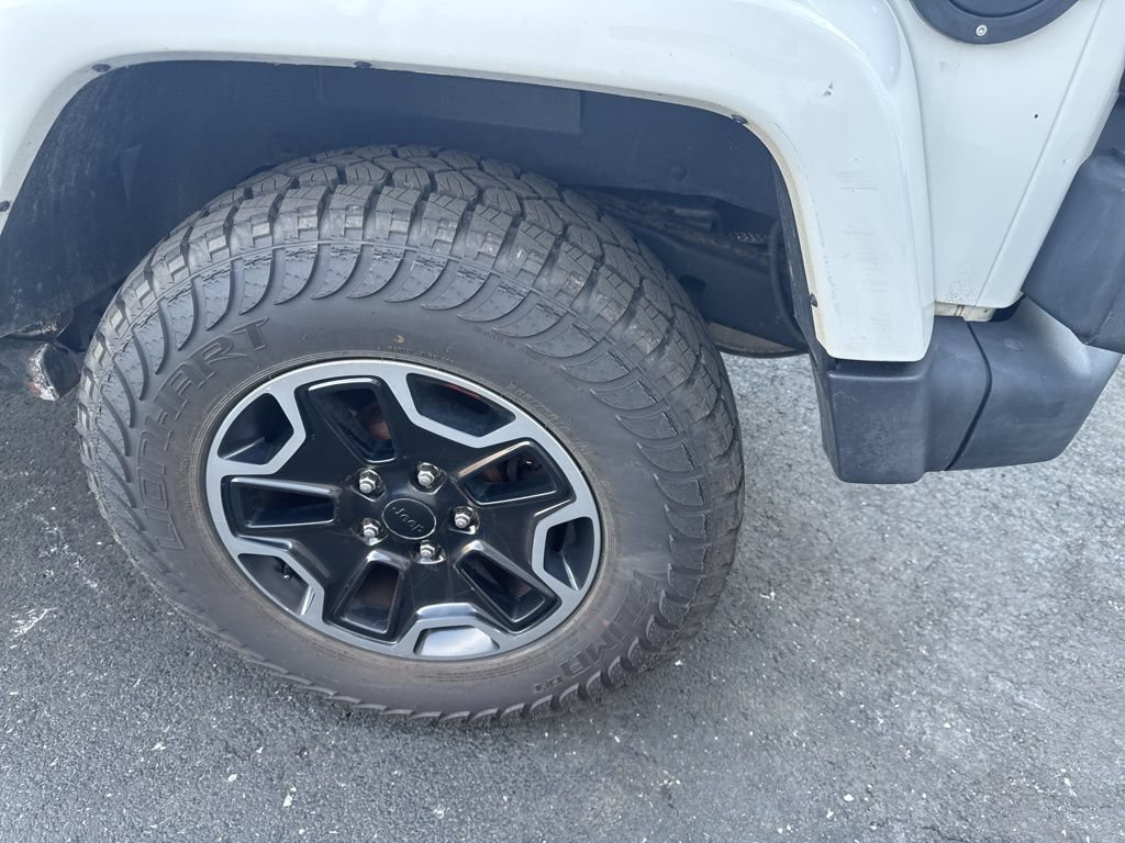 Used 2016 Jeep Wrangler Unlimited Rubicon AWD/4WD image 40