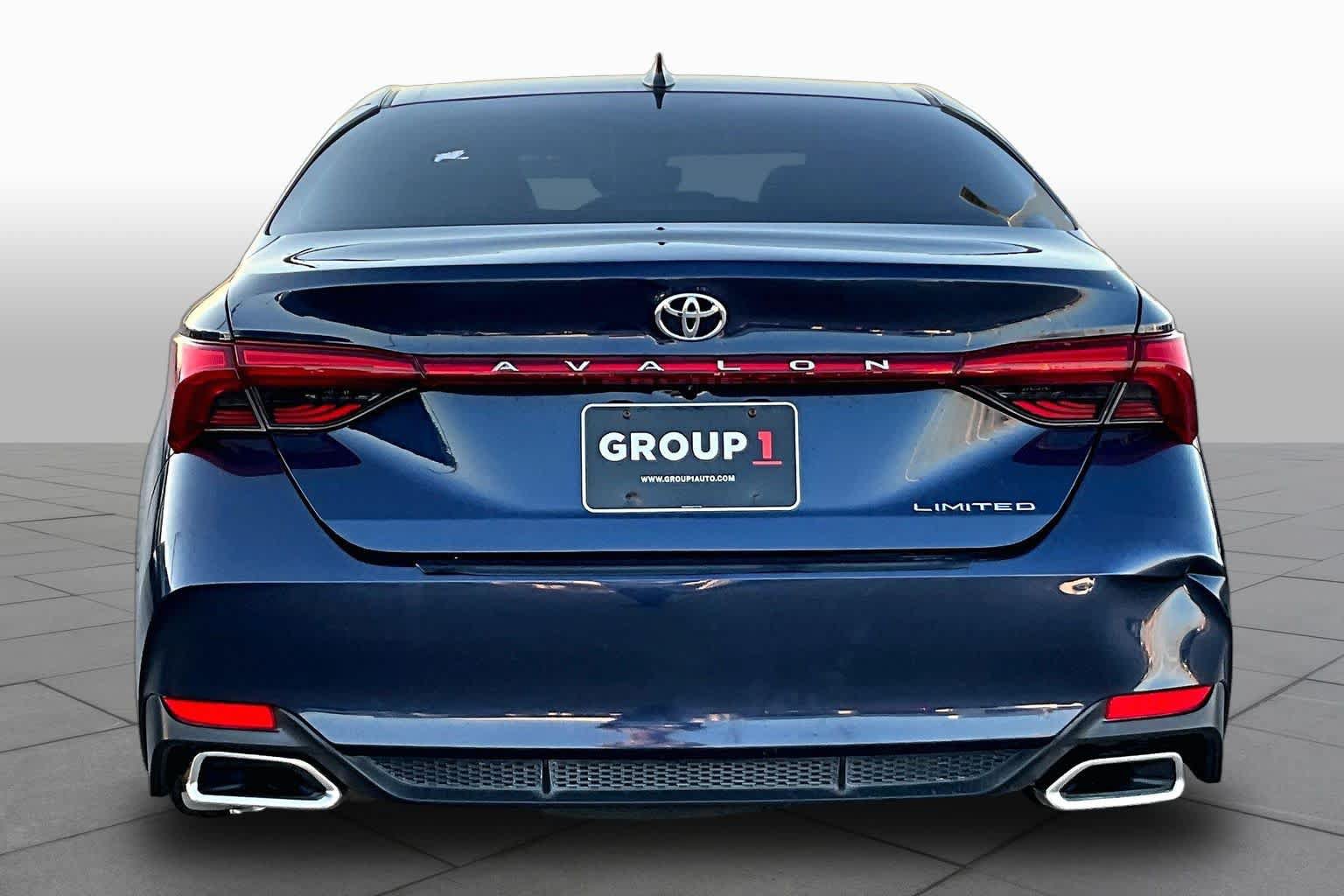 Used 2020 Toyota Avalon Limited FWD image 5