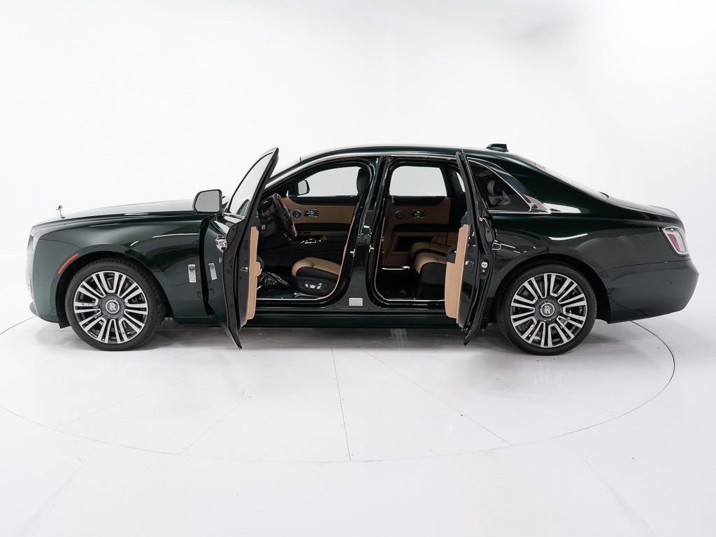 Used 2025 Rolls-Royce Ghost image 9