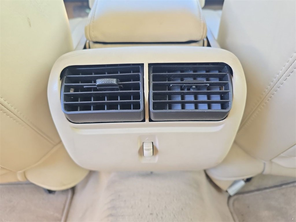 Used 2006 Lincoln Town Car Signature image 22