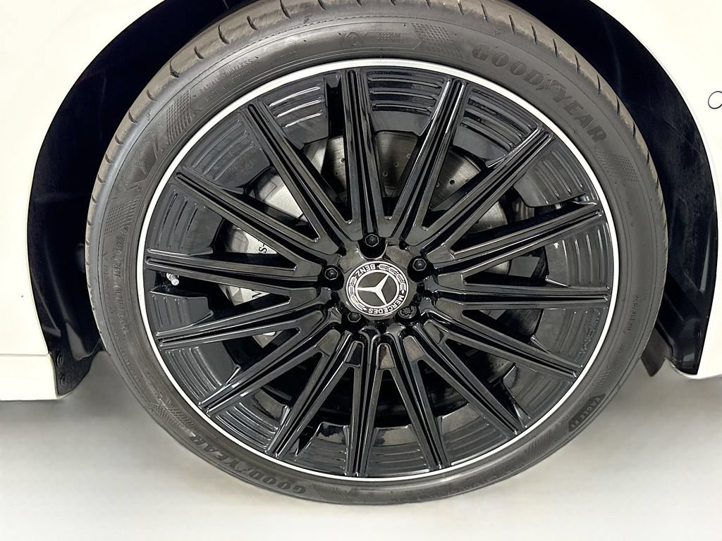 Used 2024 Mercedes-Benz CLE 300 4MATIC Cabriolet image 38