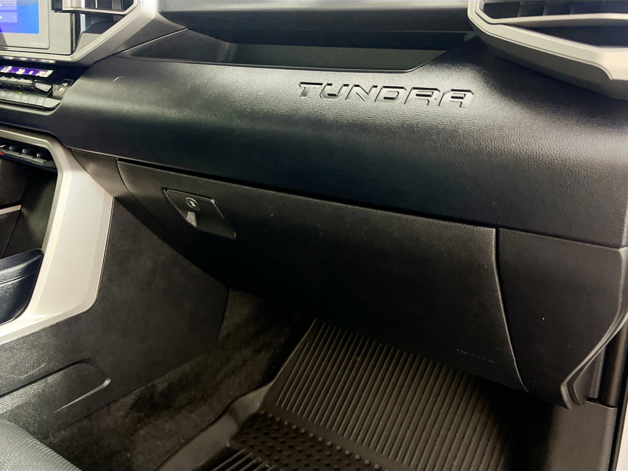 Used 2024 Toyota Tundra SR5 w/ SR5 Premium Package AWD/4WD image 34