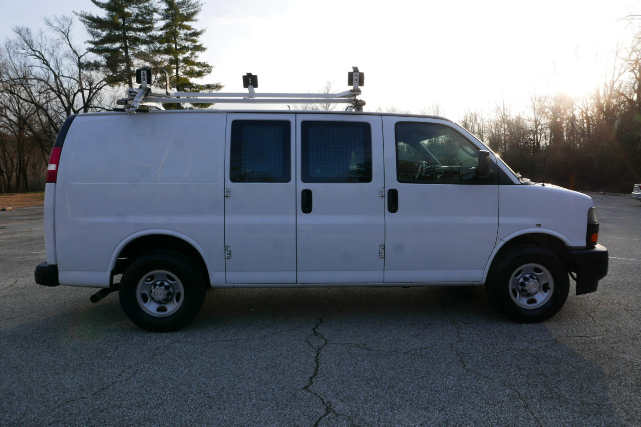 Used 2018 Chevrolet Express 2500 w/ Driver Convenience Package image 5