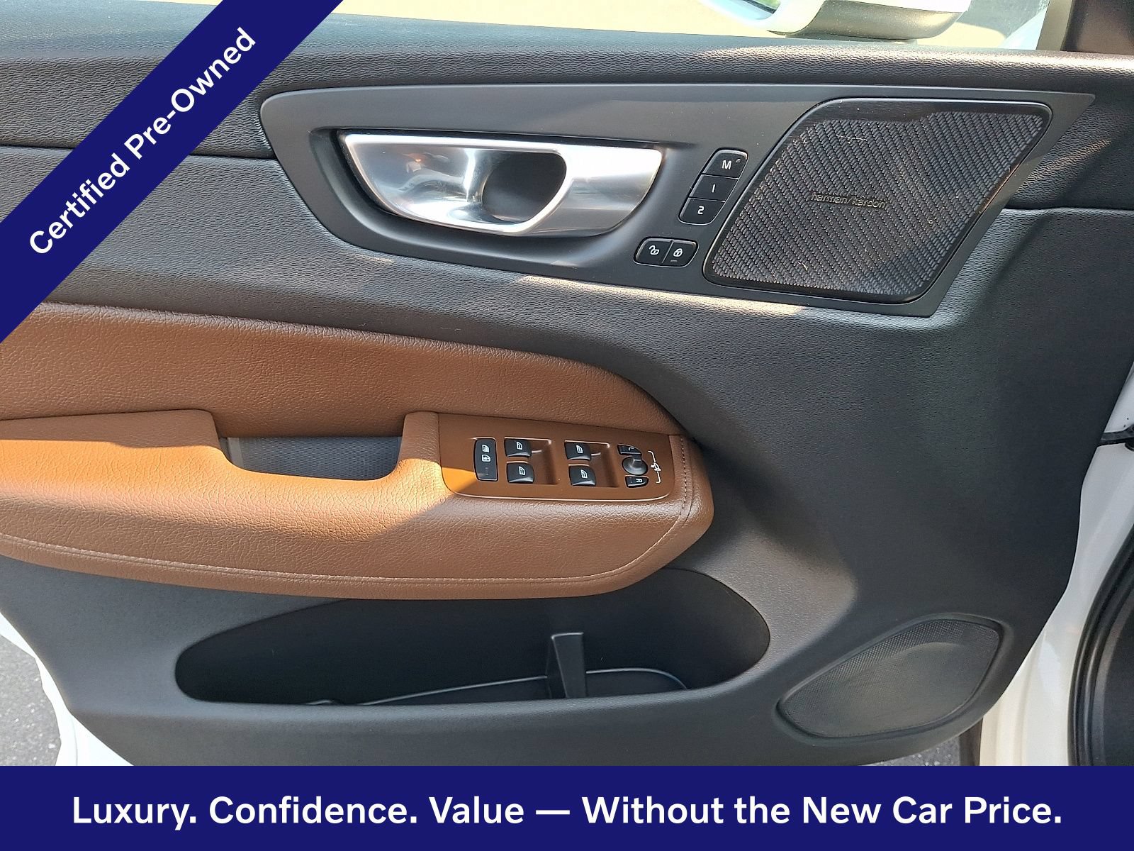 Certified 2022 Volvo XC60 B5 Momentum w/ Advanced Package AWD/4WD image 13