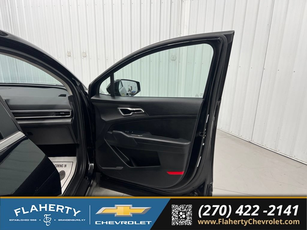 Used 2025 Kia Sportage LX FWD image 14