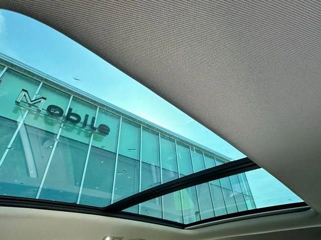 Used 2022 Volkswagen Atlas SE w/ Panoramic Sunroof Package image 11