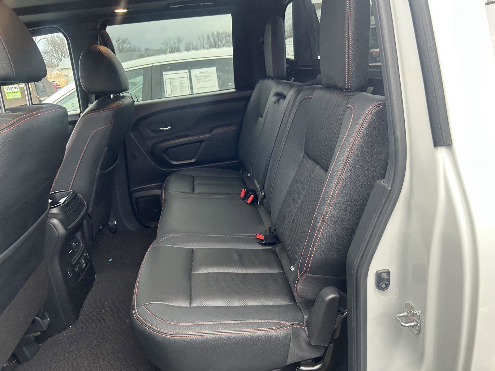 Used 2021 Nissan Titan PRO-4X w/ Pro-4x Convenience Package image 8