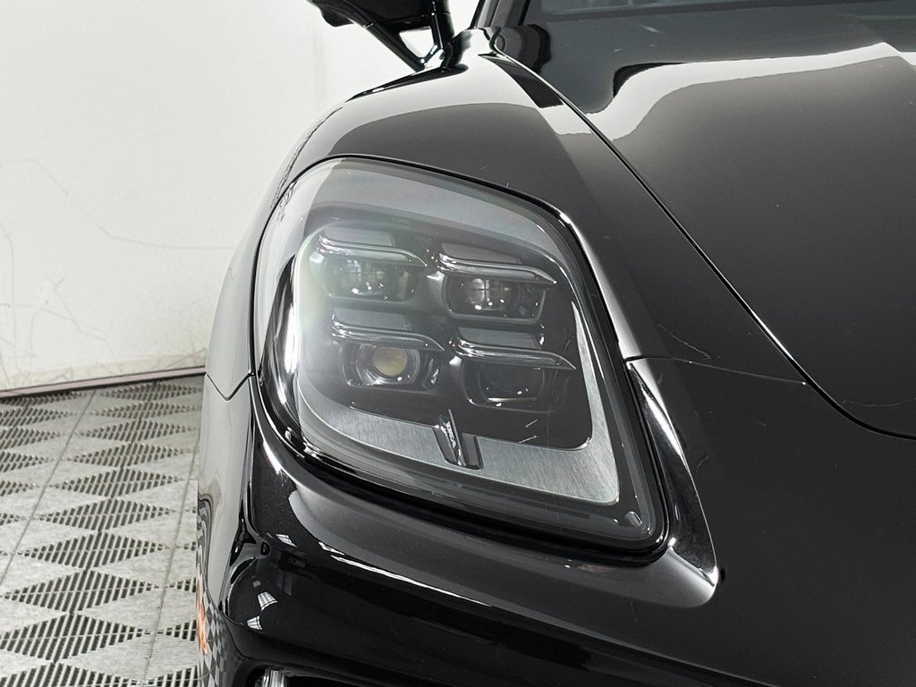 Used 2026 Porsche Panamera 4 image 11