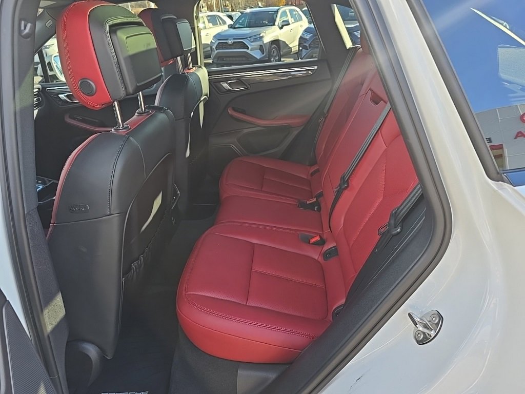 Used 2023 Porsche Macan Turbo image 13