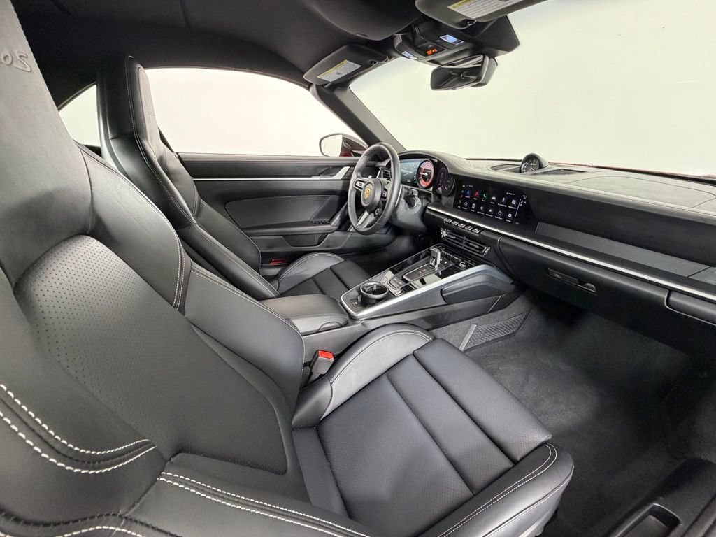 Certified 2025 Porsche 911 Turbo AWD/4WD image 40