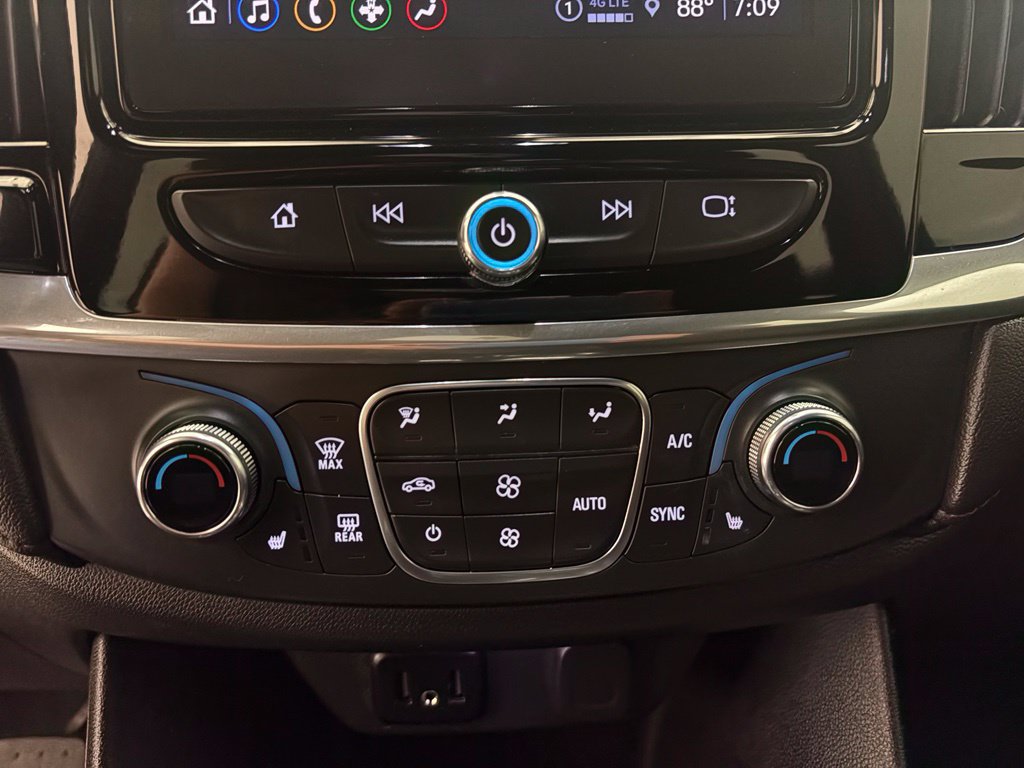 Used 2022 Chevrolet Traverse LT FWD image 8