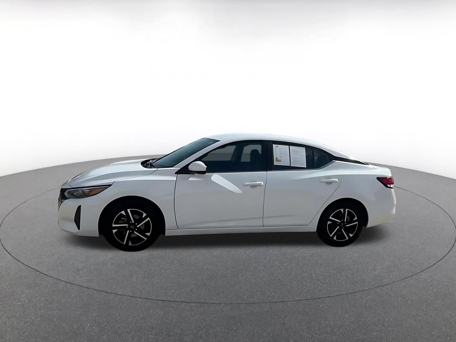 Used 2025 Nissan Sentra SV FWD image 8