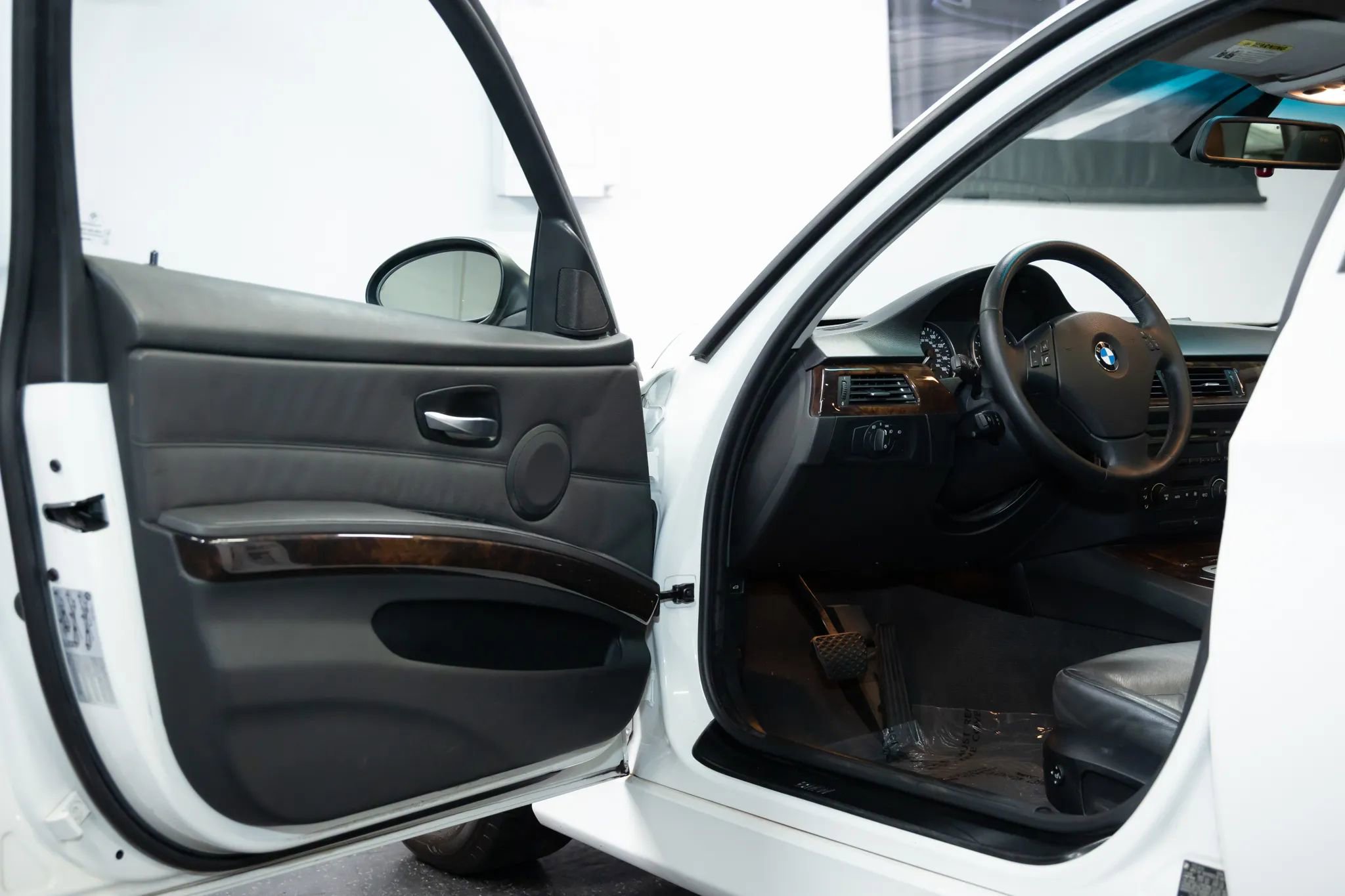 Used 2006 BMW 325xi Wagon image 8