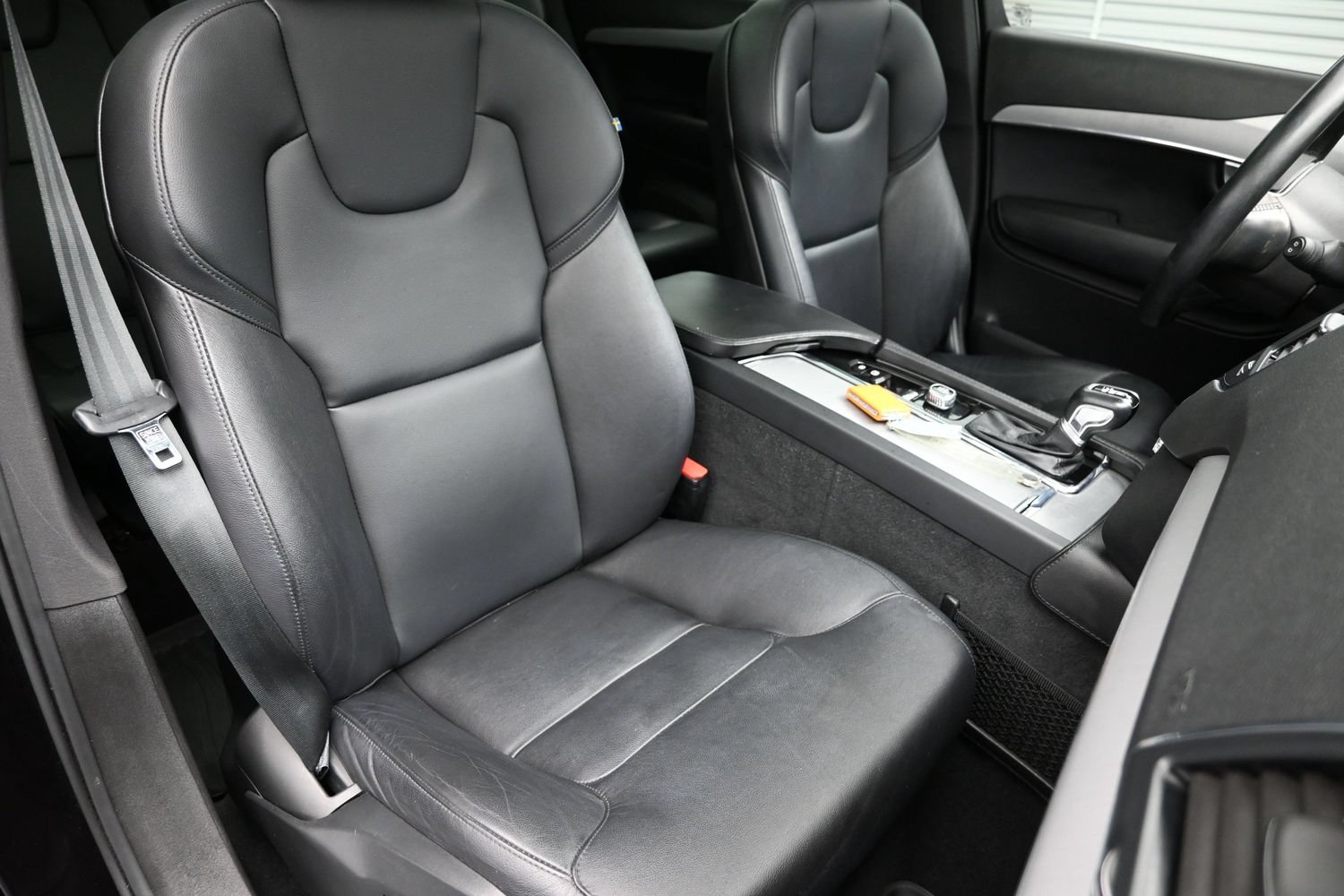 Used 2021 Volvo XC90 T5 Momentum w/ Protection Package Premier FWD image 41