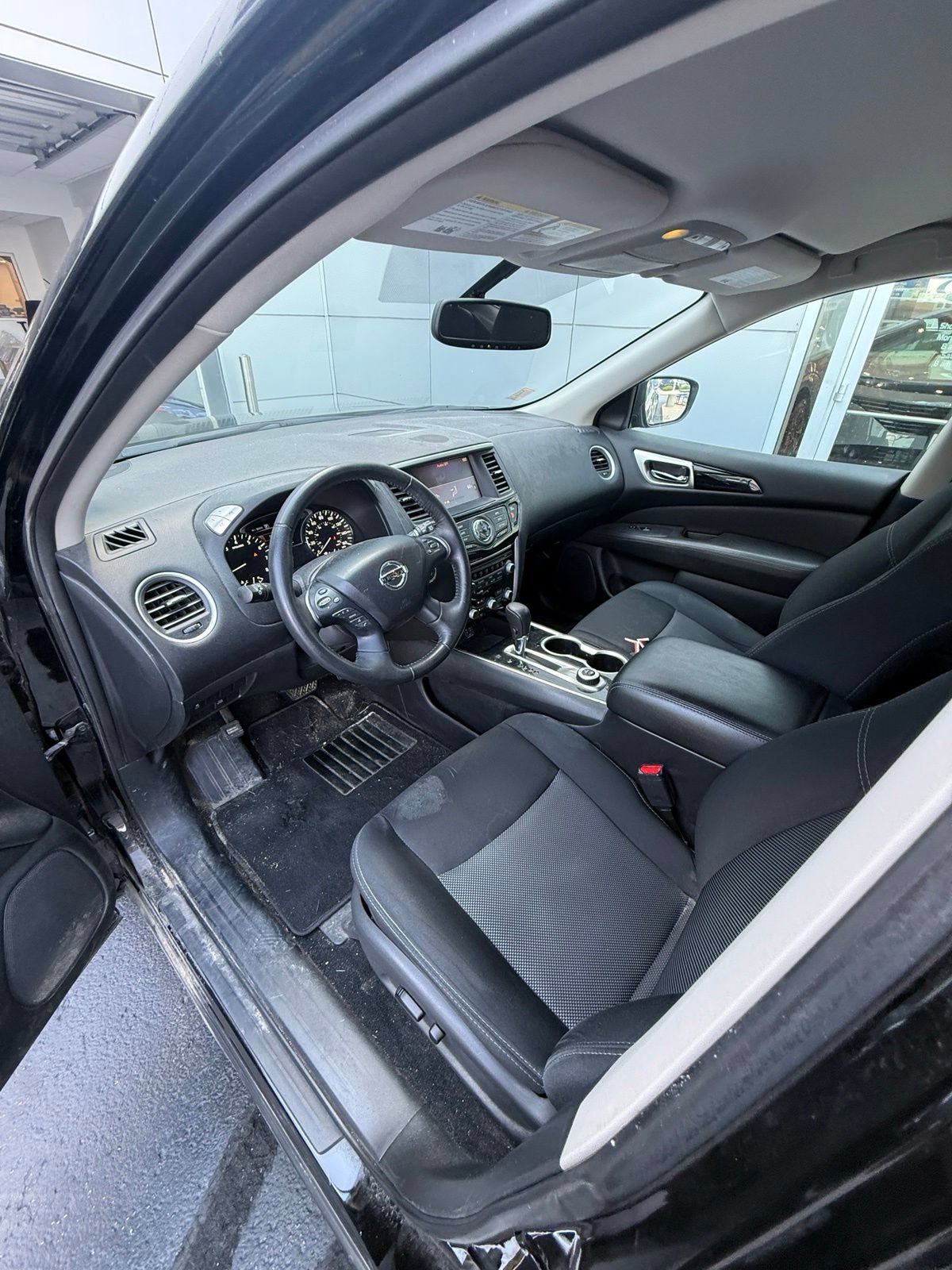 Used 2018 Nissan Pathfinder SV AWD/4WD image 7