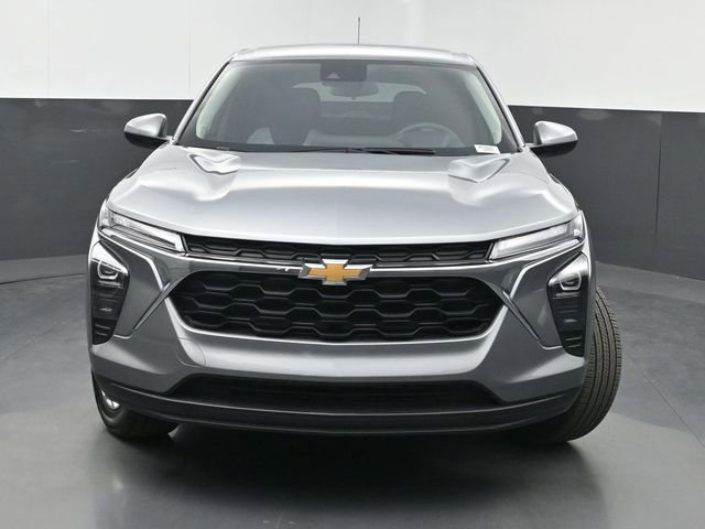 Used 2025 Chevrolet Trax LS w/ LS Convenience Package image 6