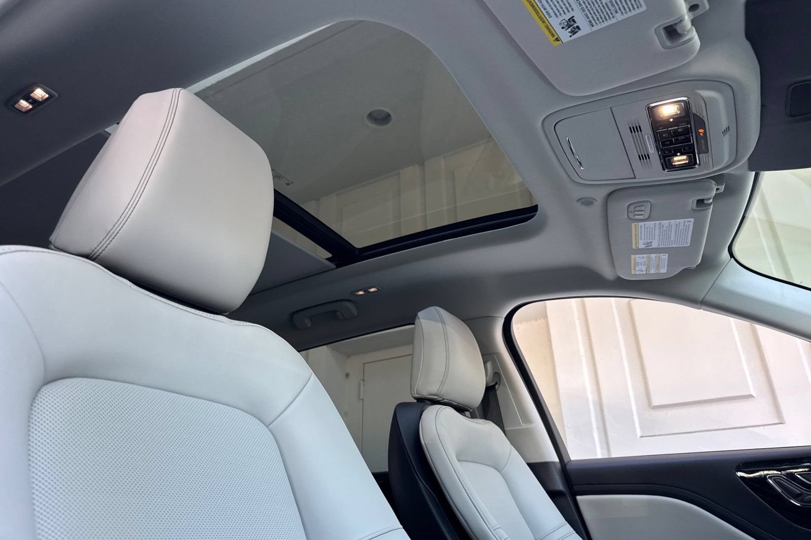 New 2026 Lincoln Aviator AWD image 13