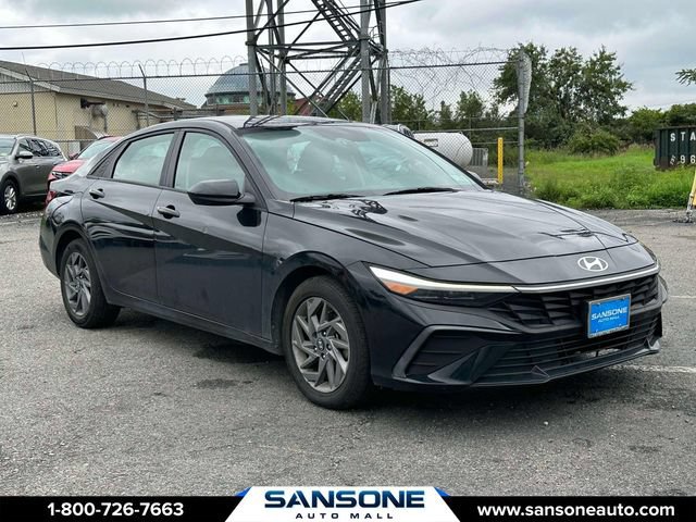 Certified 2024 Hyundai Elantra SEL FWD image 1