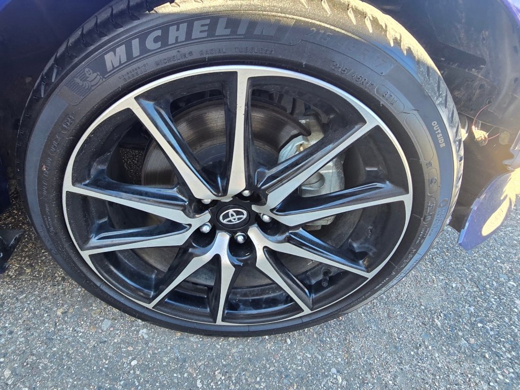 Used 2024 Toyota GR86 Base image 15