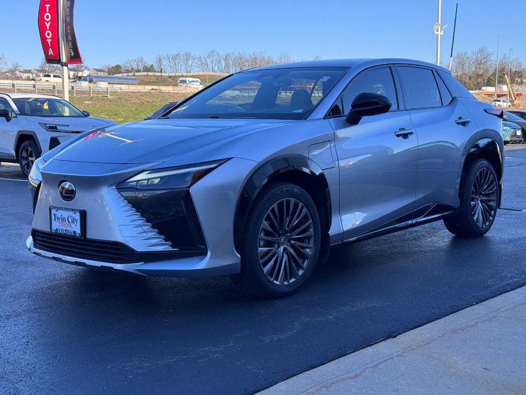 Used 2023 Lexus RZ 450e Premium w/ Accessory Package (2T) image 9