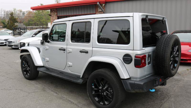 Used 2023 Jeep Wrangler Unlimited Sahara w/ Cold Weather Group AWD/4WD image 5