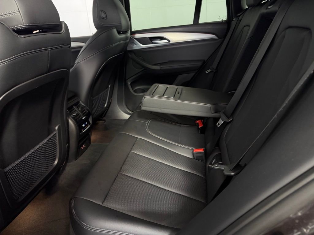 Used 2025 BMW X4 xDrive30i image 26
