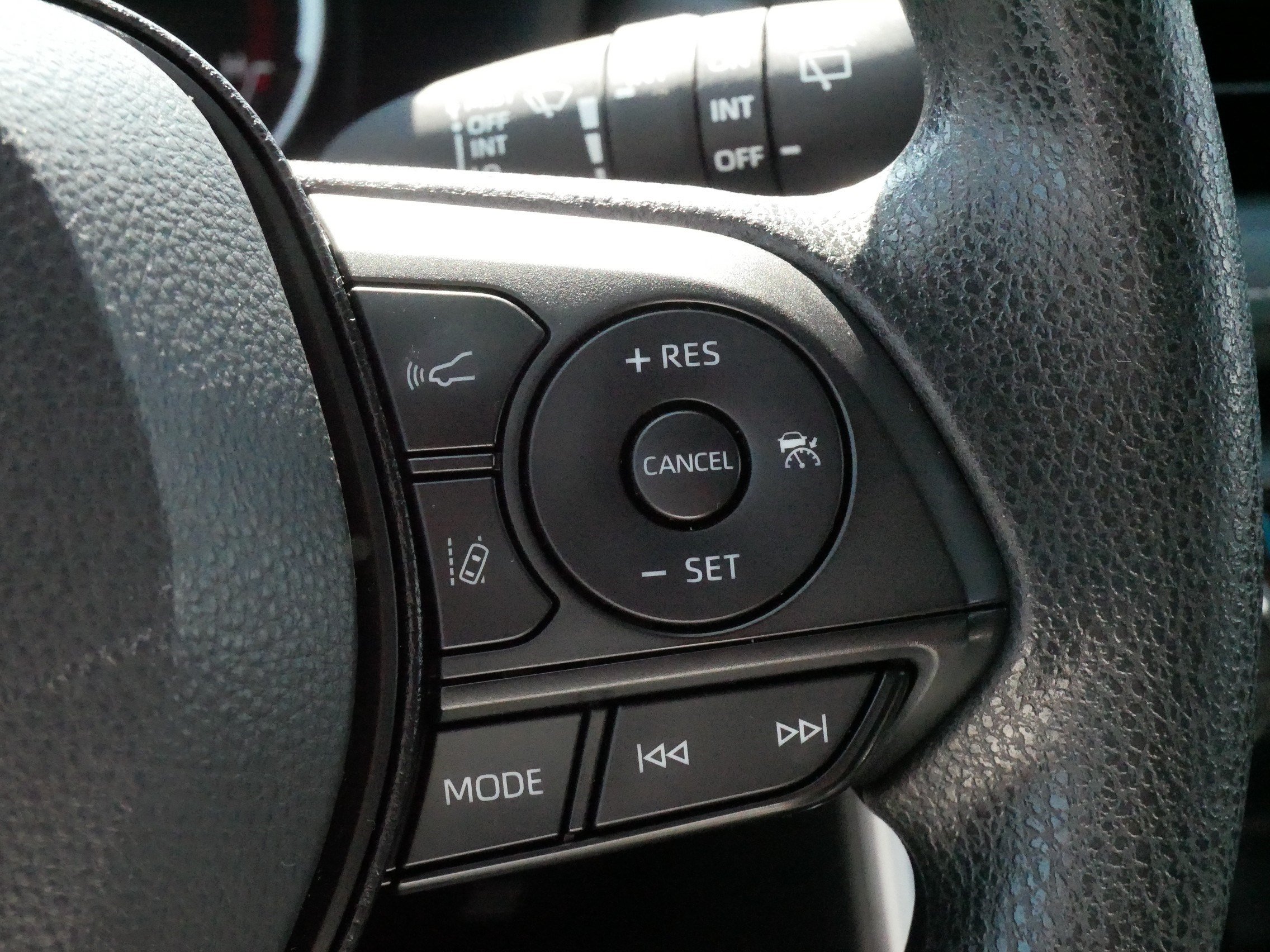 Certified 2025 Toyota RAV4 XLE AWD/4WD image 25