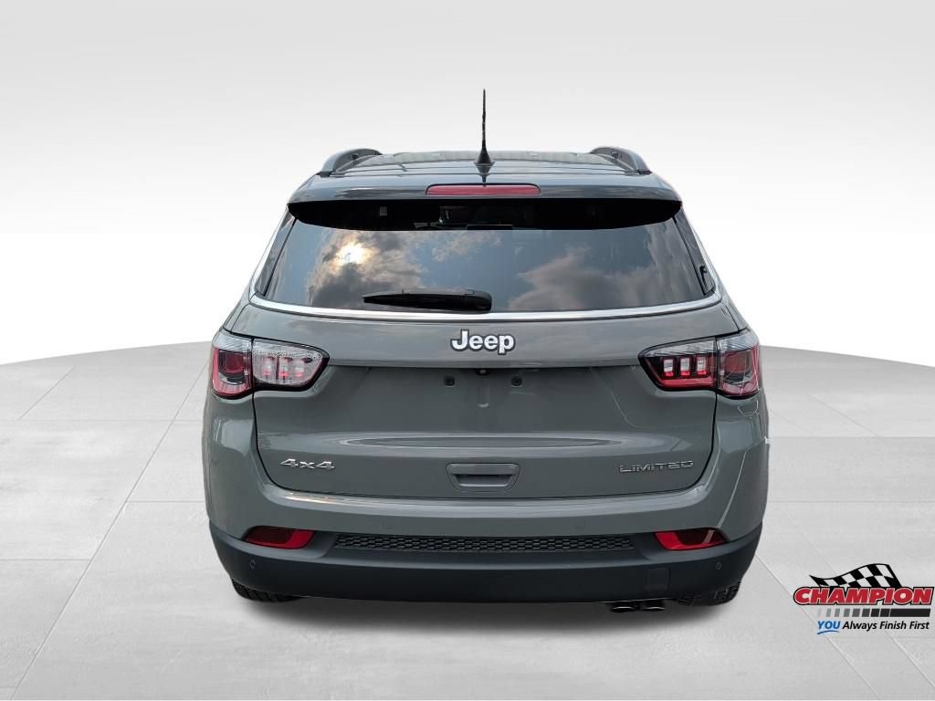 Used 2022 Jeep Compass Limited AWD/4WD image 9