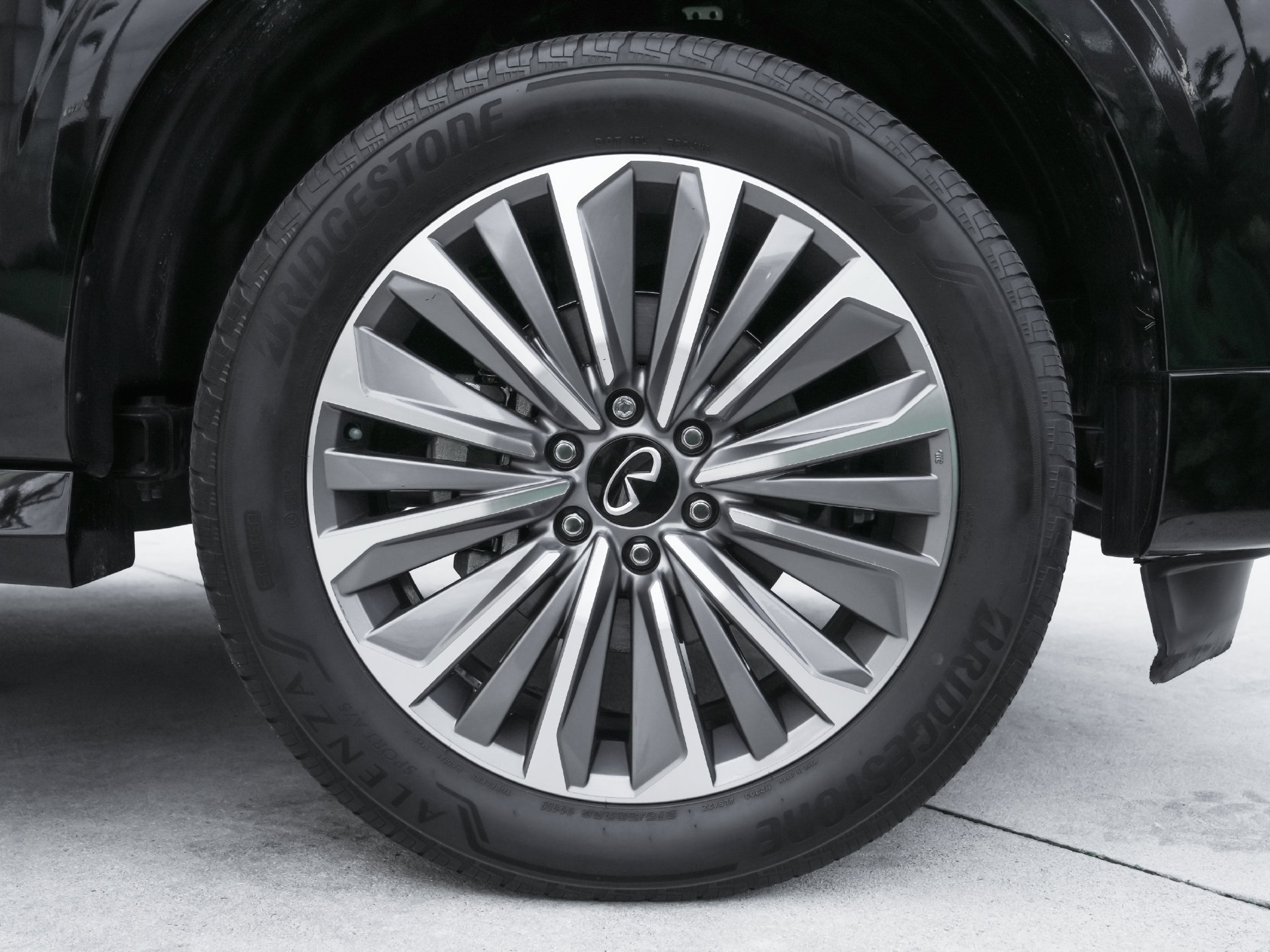 Used 2025 INFINITI QX80 Luxe RWD image 29