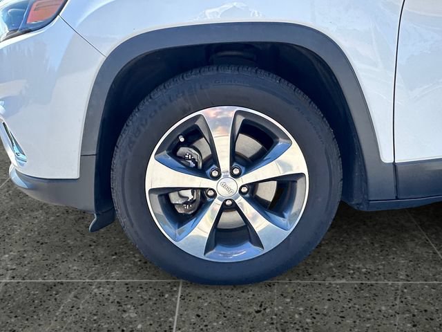 Used 2019 Jeep Cherokee Limited w/ Luxury Group FWD image 14