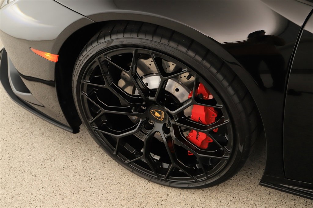 Used 2022 Lamborghini Huracan EVO image 33