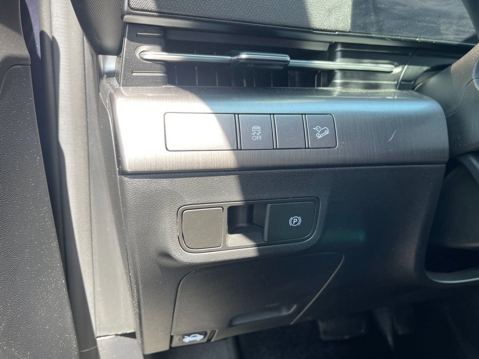 Used 2024 Hyundai Kona SEL image 30