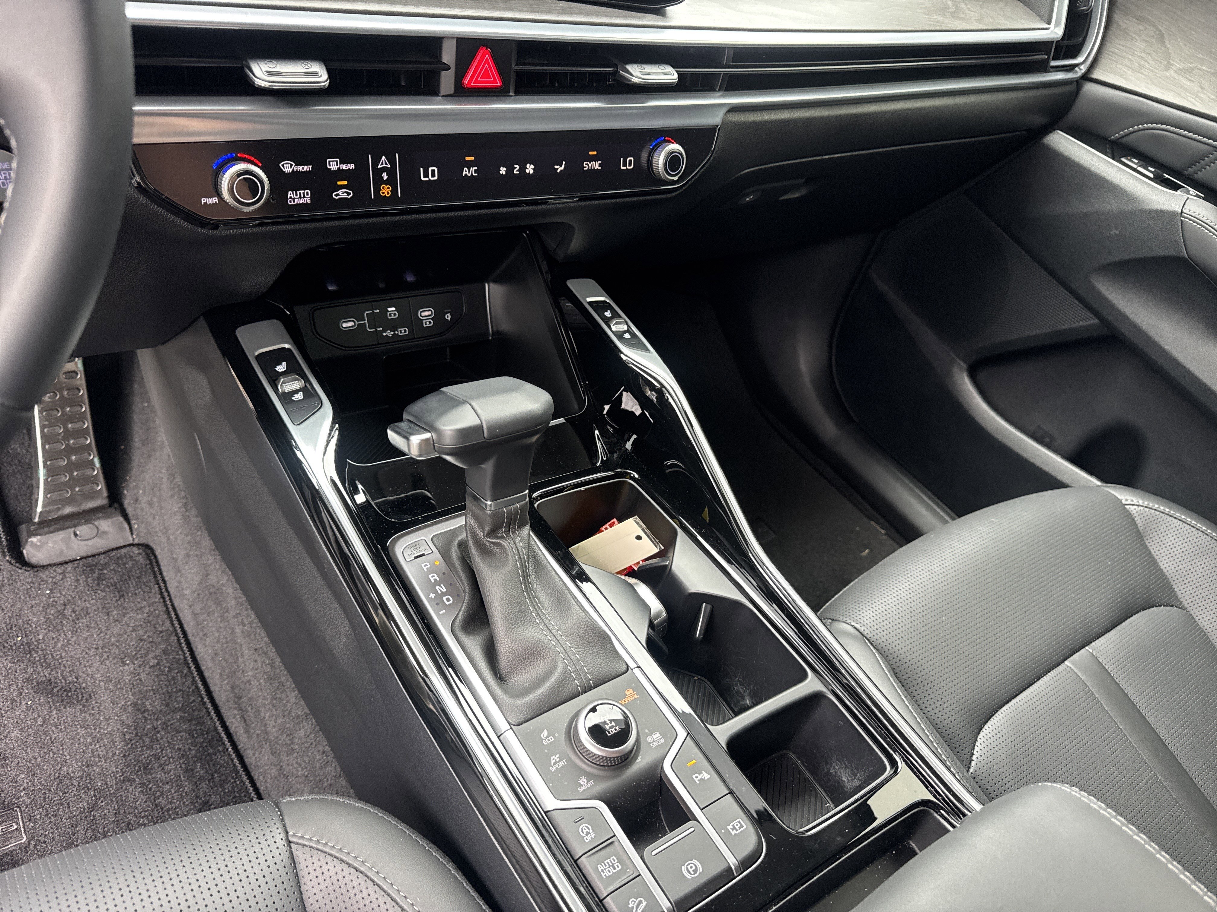 Certified 2025 Kia Sorento SX image 30