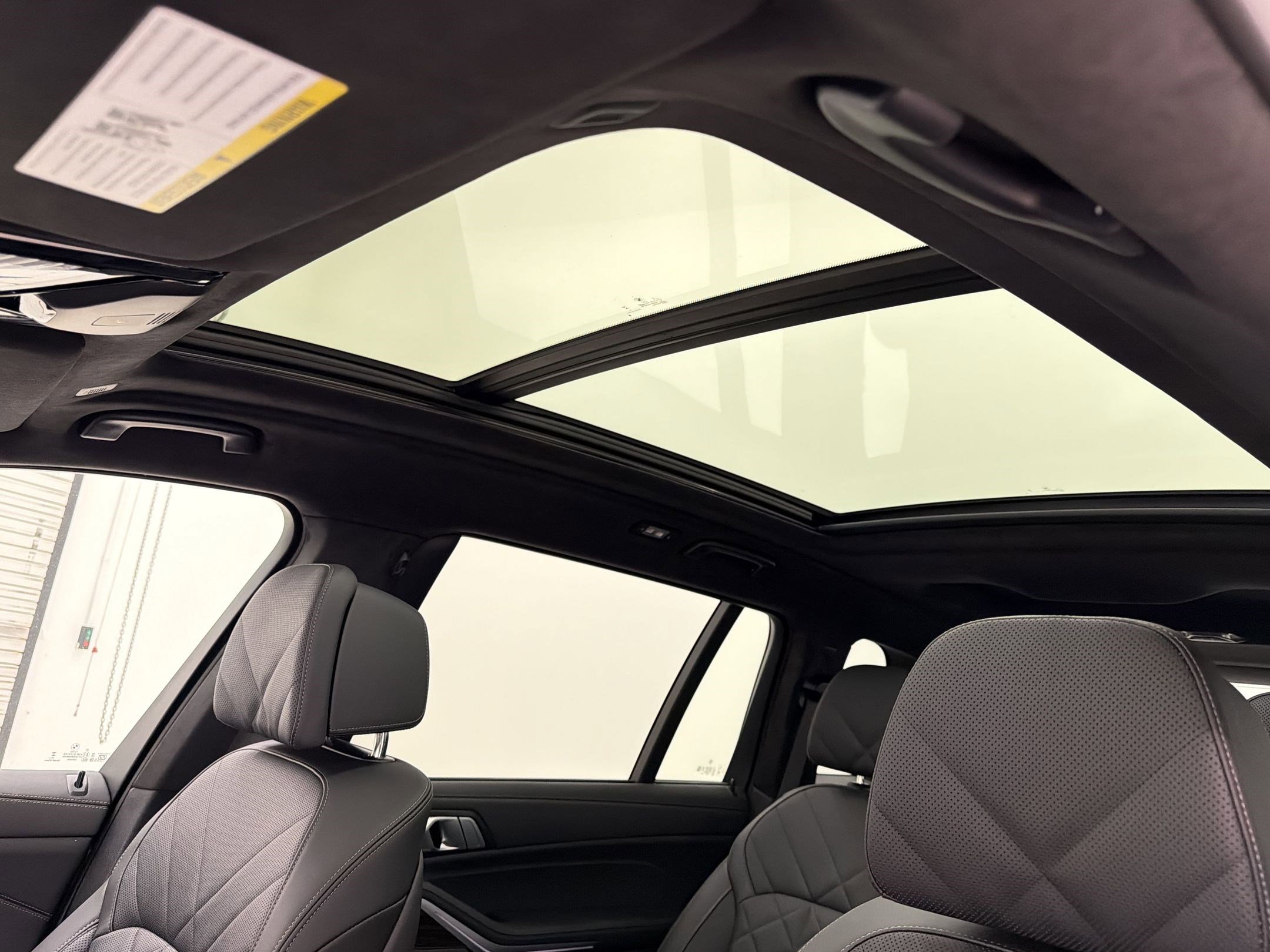 Certified 2025 BMW X7 xDrive40i w/ M Sport Package image 15