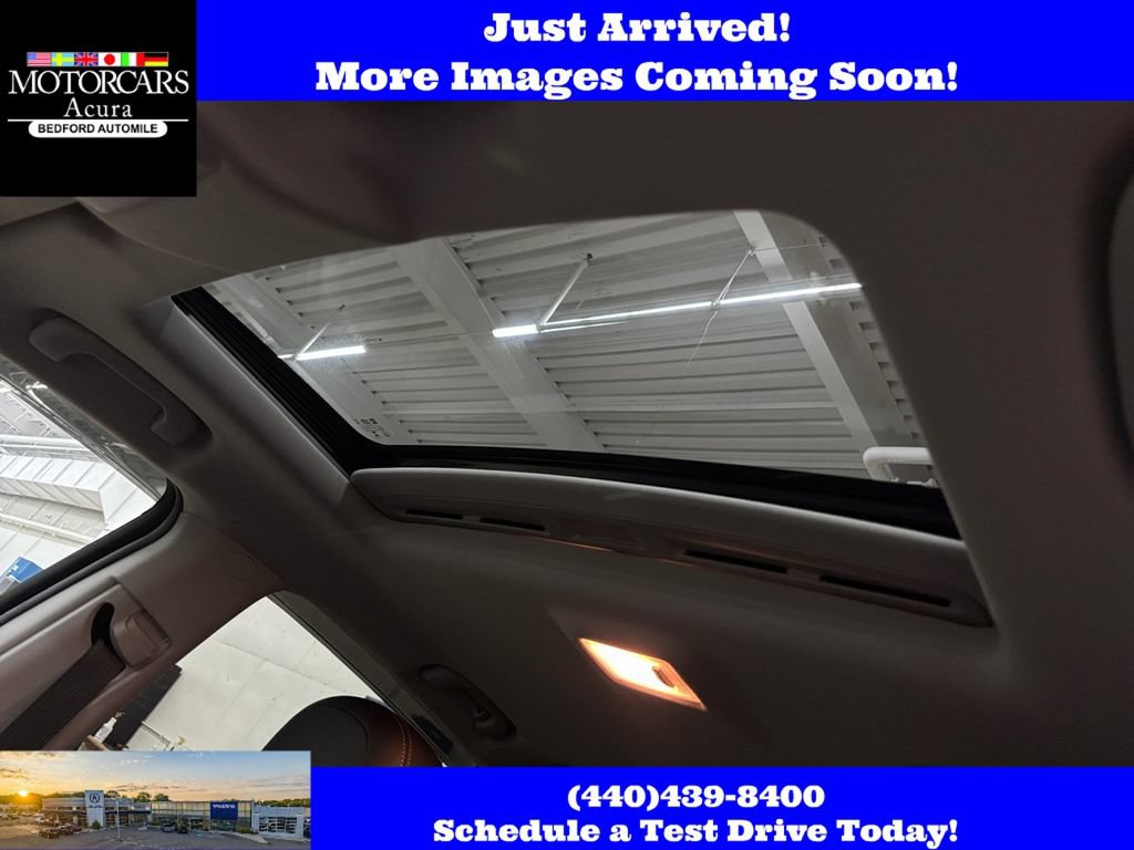 Used 2017 Chevrolet Trax LT w/ Sun & Sound Package FWD image 32