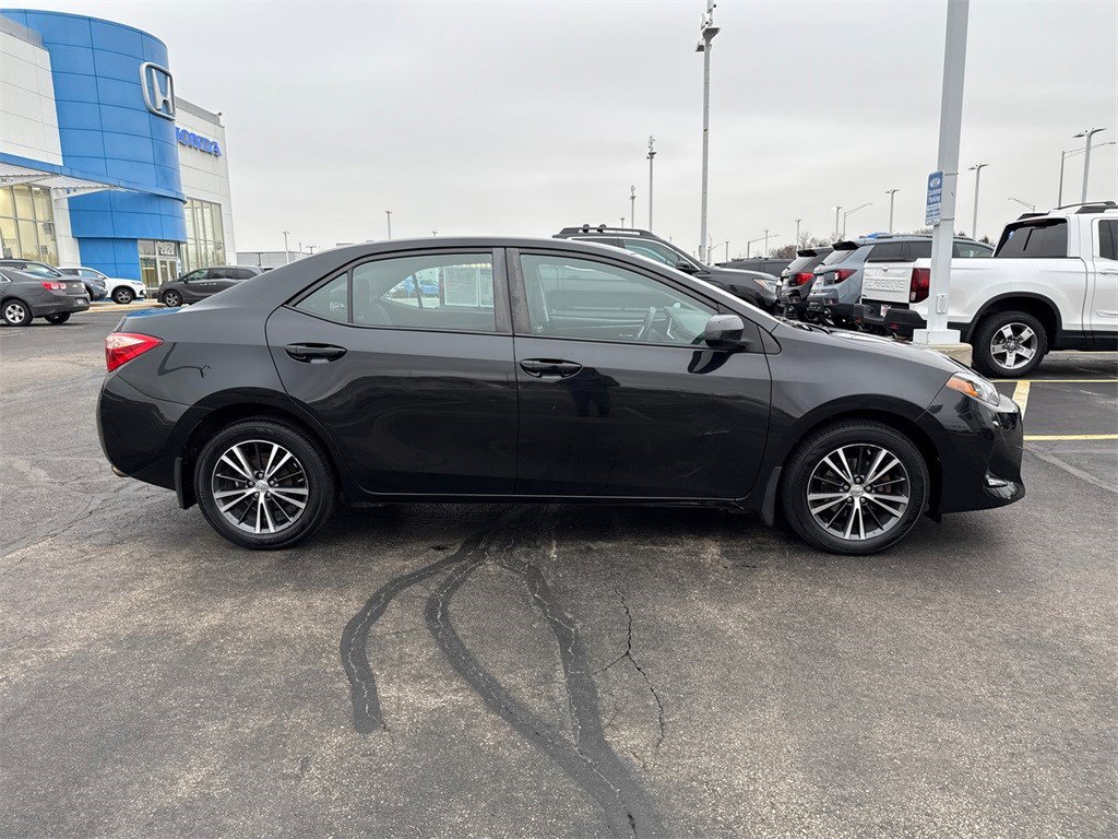 Used 2017 Toyota Corolla LE image 4