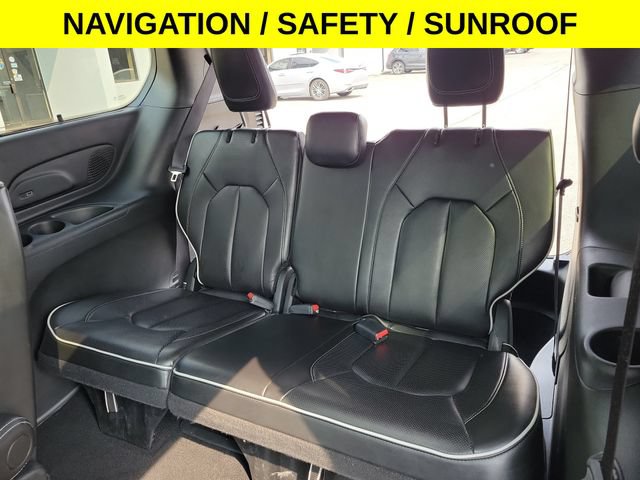 Used 2025 Chrysler Pacifica Limited FWD image 27