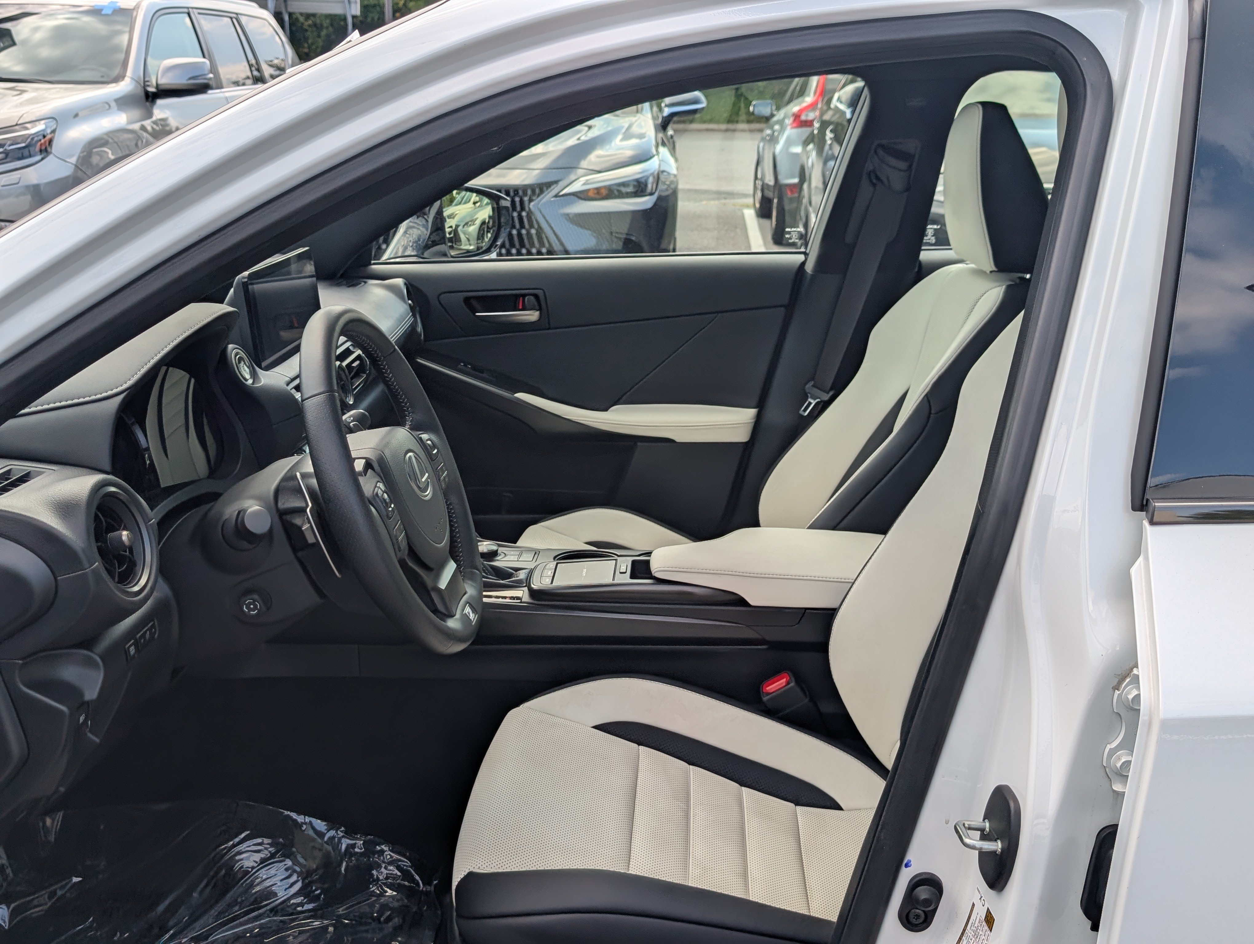 Certified 2025 Lexus IS 350 F Sport w/ Navigation Package AWD/4WD image 16