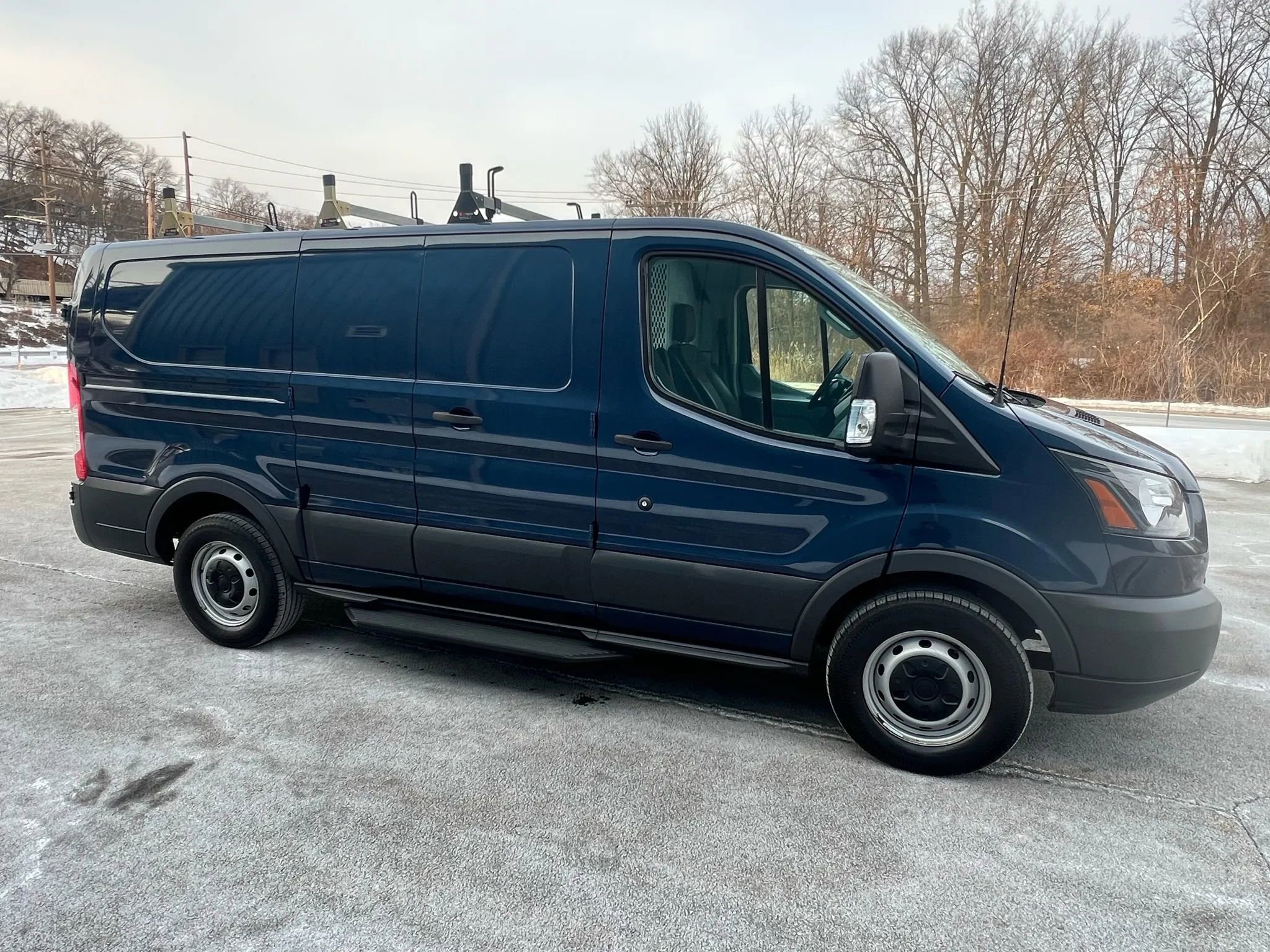 Used 2017 Ford Transit 150 130 Low Roof RWD image 11
