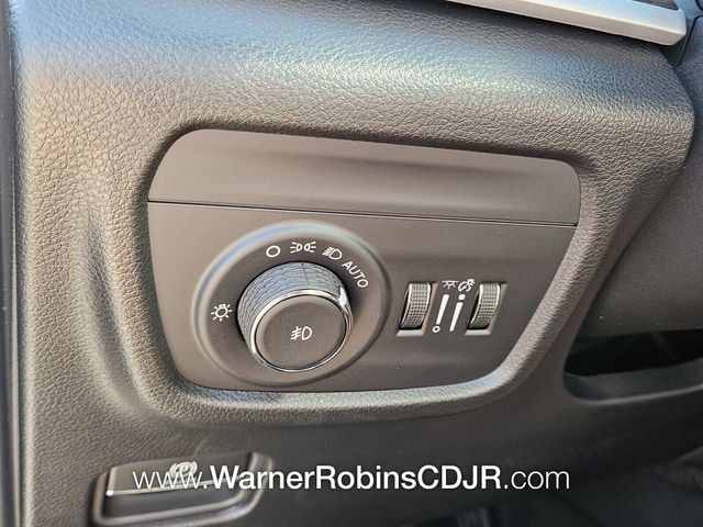 New 2025 Jeep Grand Cherokee Limited w/ Luxury Tech Group II image 29