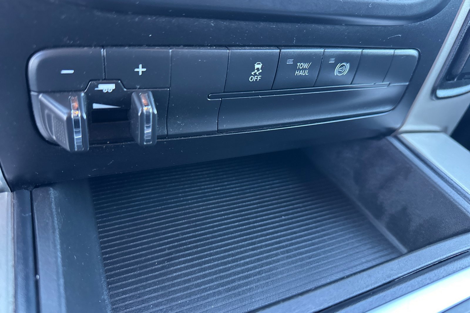 Used 2015 RAM 3500 Big Horn image 39