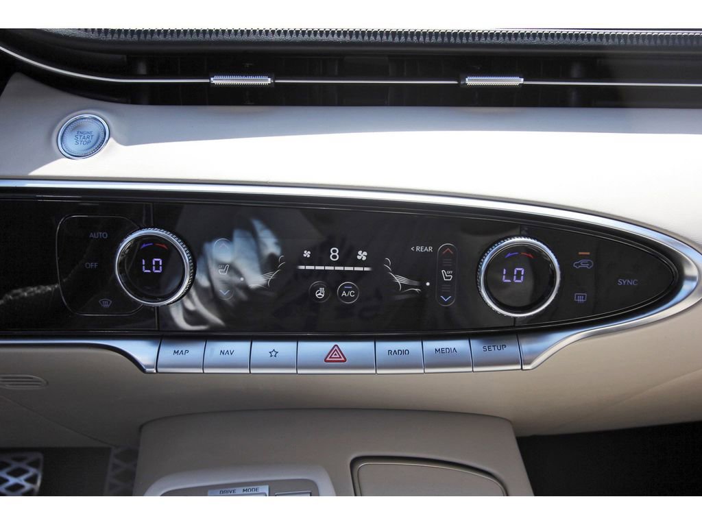 Used 2022 Genesis GV70 3.5T Sport w/ Sport Advanced Package AWD/4WD image 29