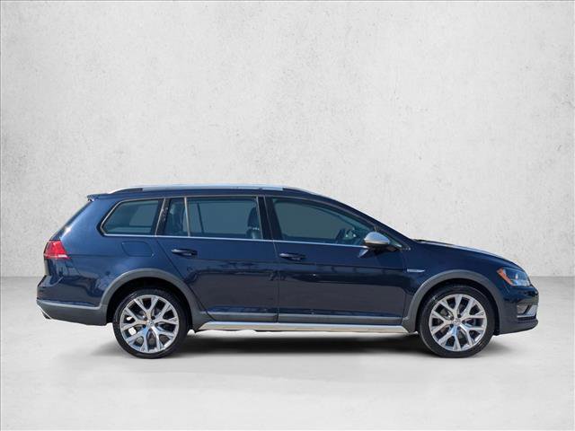 Used 2017 Volkswagen Golf Alltrack SEL image 4