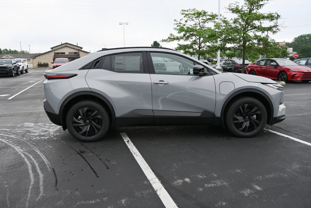 New 2026 Toyota C-HR AWD/4WD image 10