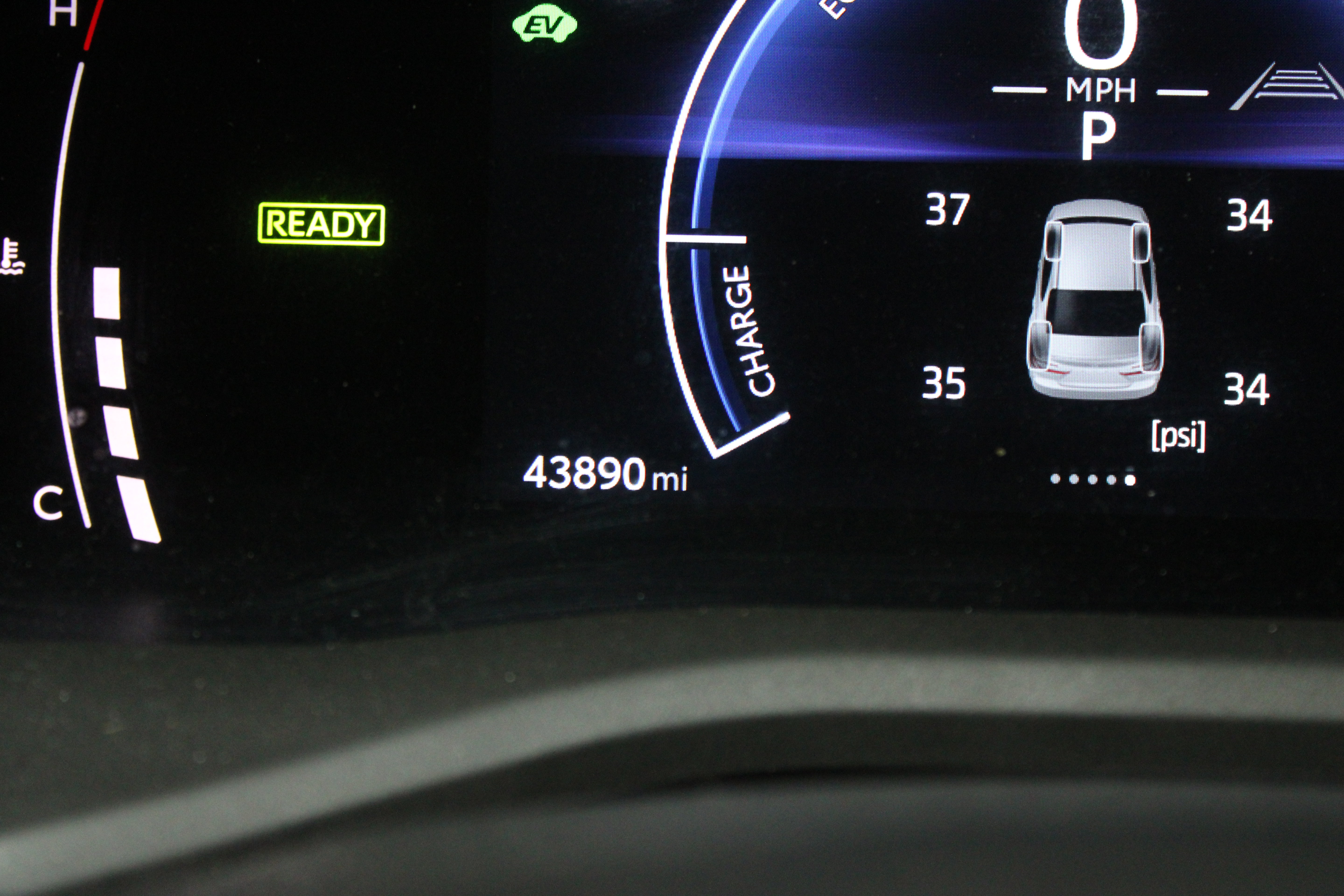 Used 2025 Toyota Camry SE FWD image 39