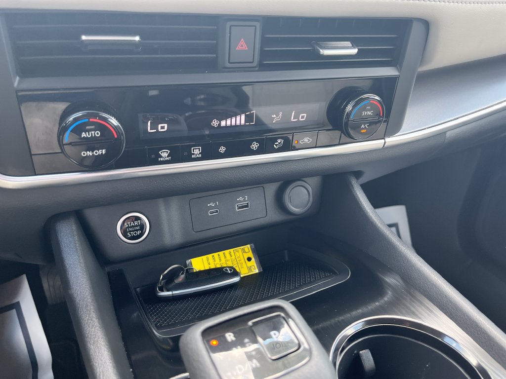 Used 2023 Nissan Rogue SV FWD image 19