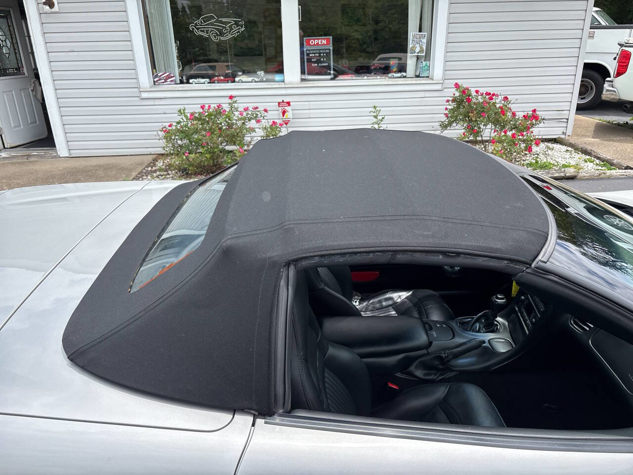 Used 2004 Chevrolet Corvette Convertible w/ Preferred Equipment Group image 10