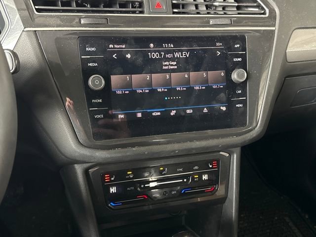 Used 2023 Volkswagen Tiguan SE w/ Panoramic Sunroof Package image 26