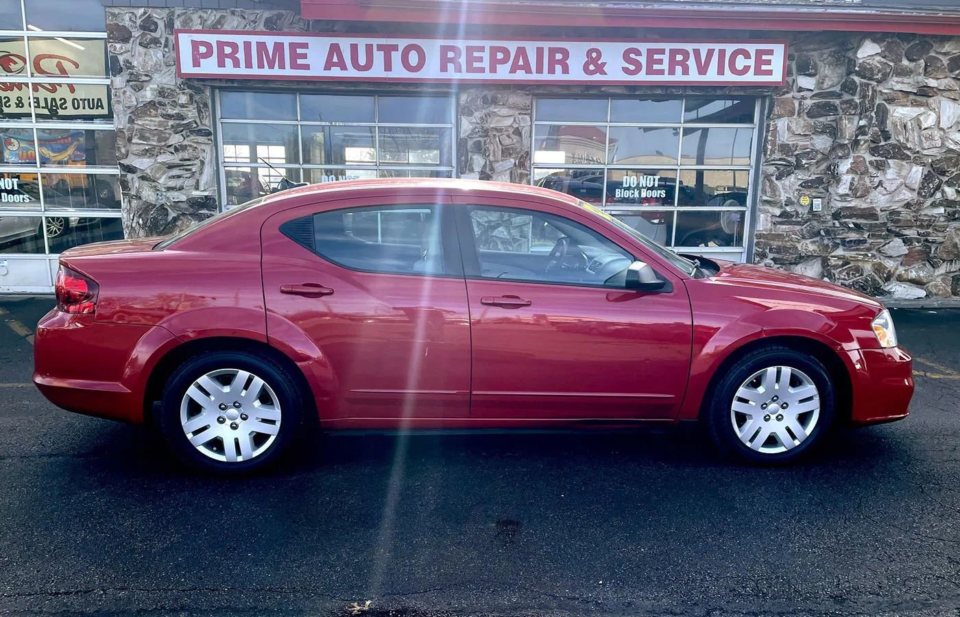 Used 2012 Dodge Avenger SE image 8