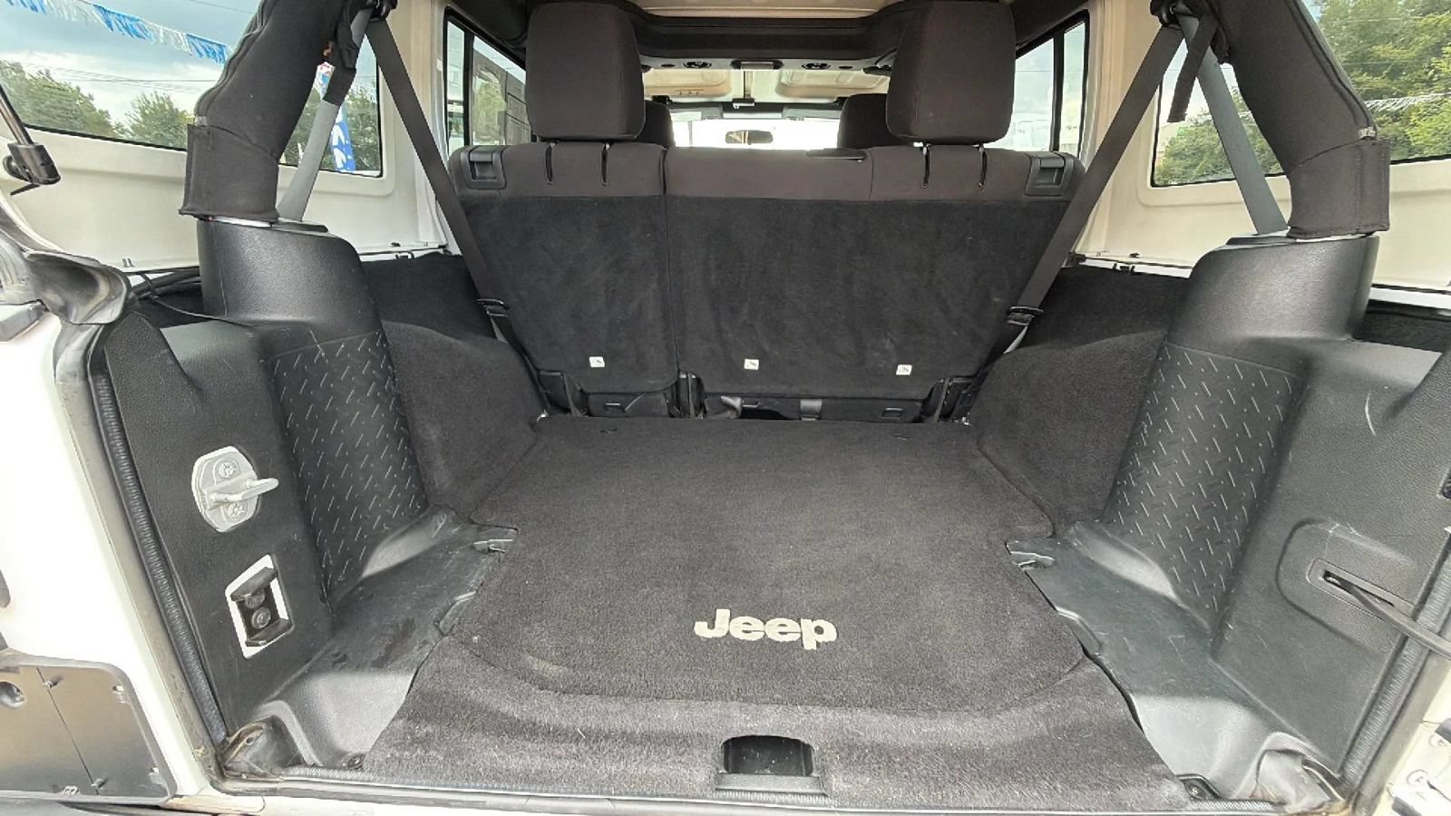 Used 2015 Jeep Wrangler Unlimited Sport AWD/4WD image 35